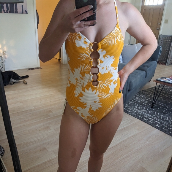 Yellow tropical one piece - Picture 5 of 7